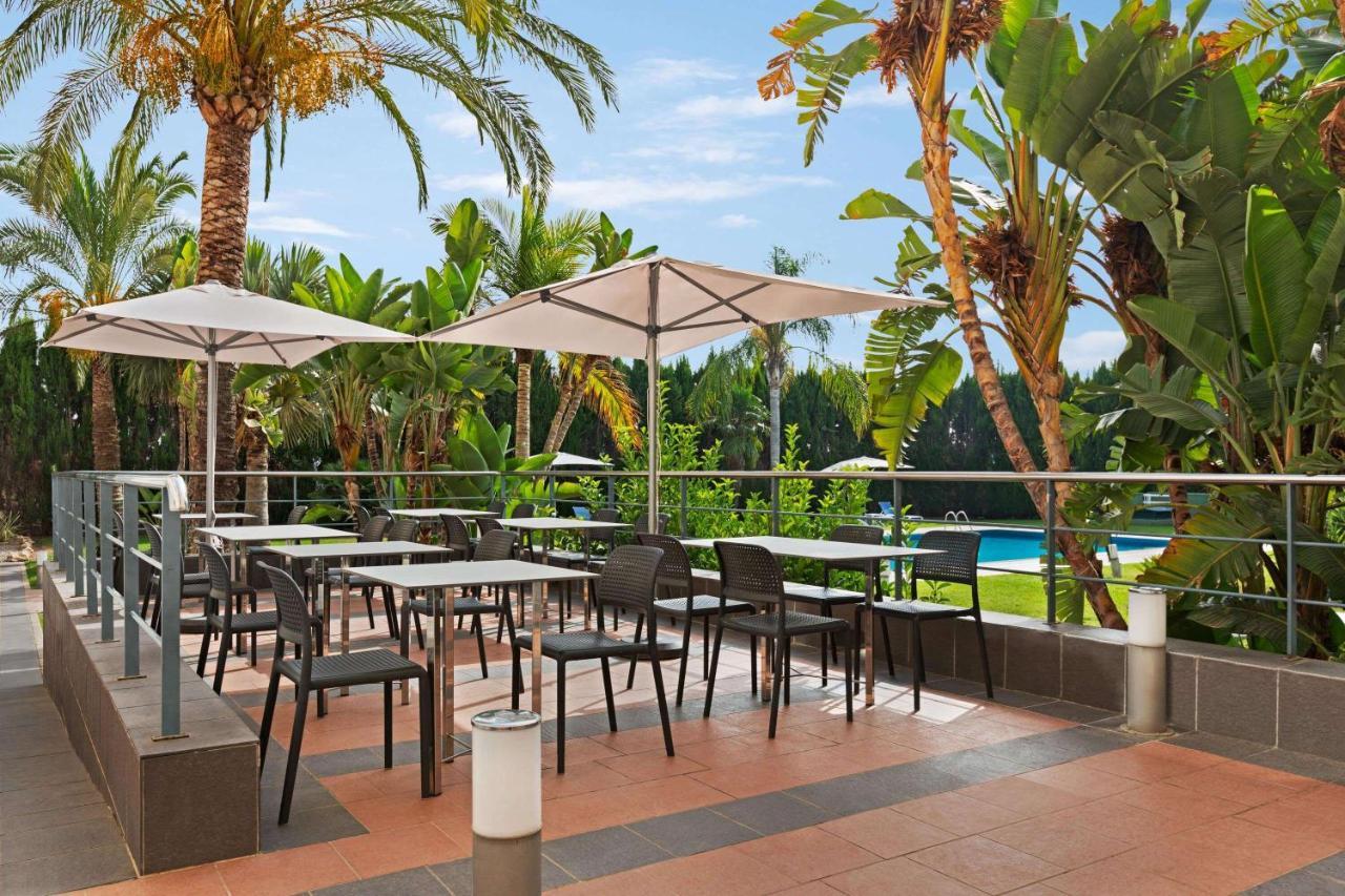 Ramada By Wyndham Valencia Almussafes Hotel Eksteriør billede