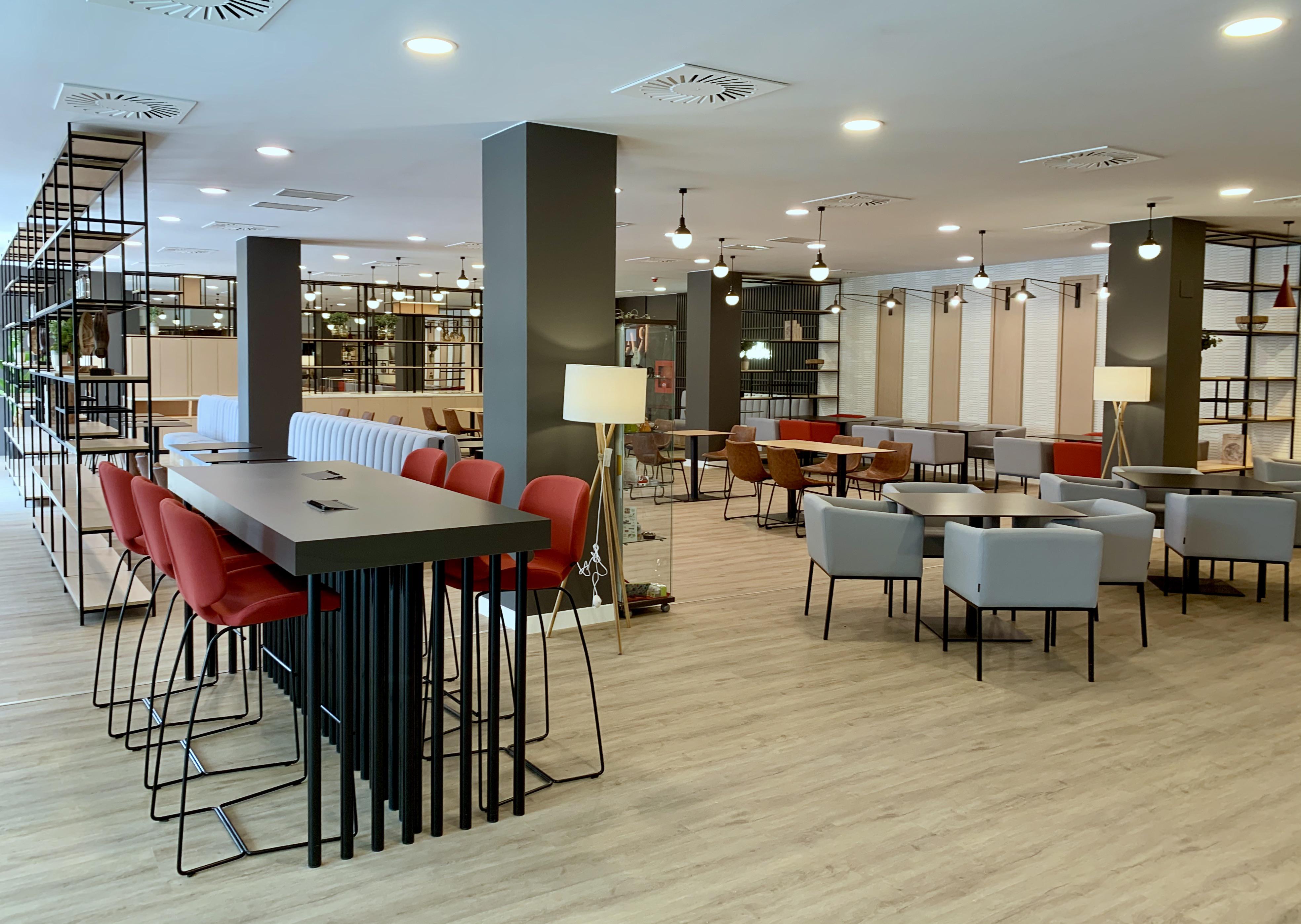 Ramada By Wyndham Valencia Almussafes Hotel Eksteriør billede