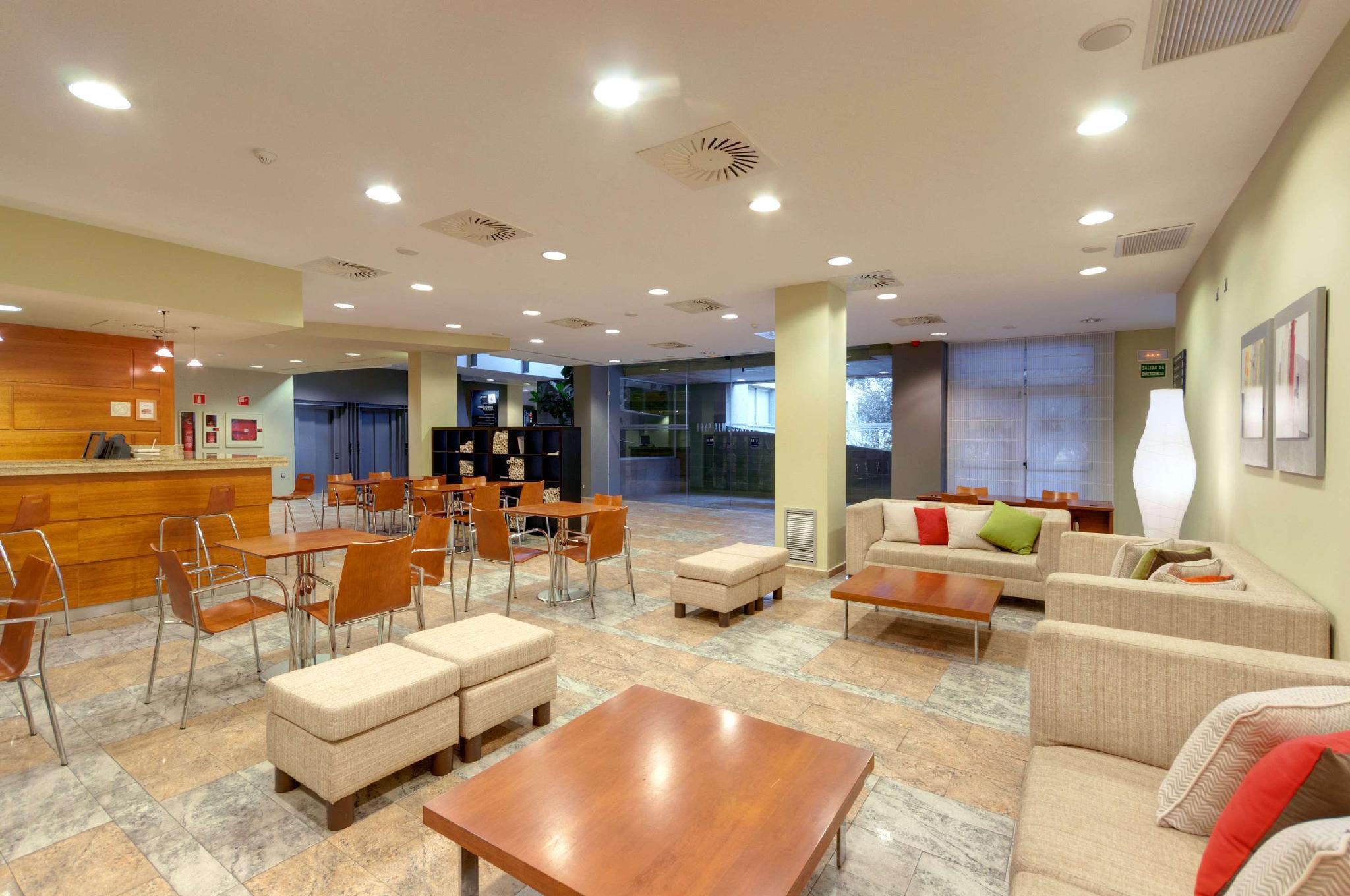 Ramada By Wyndham Valencia Almussafes Hotel Eksteriør billede