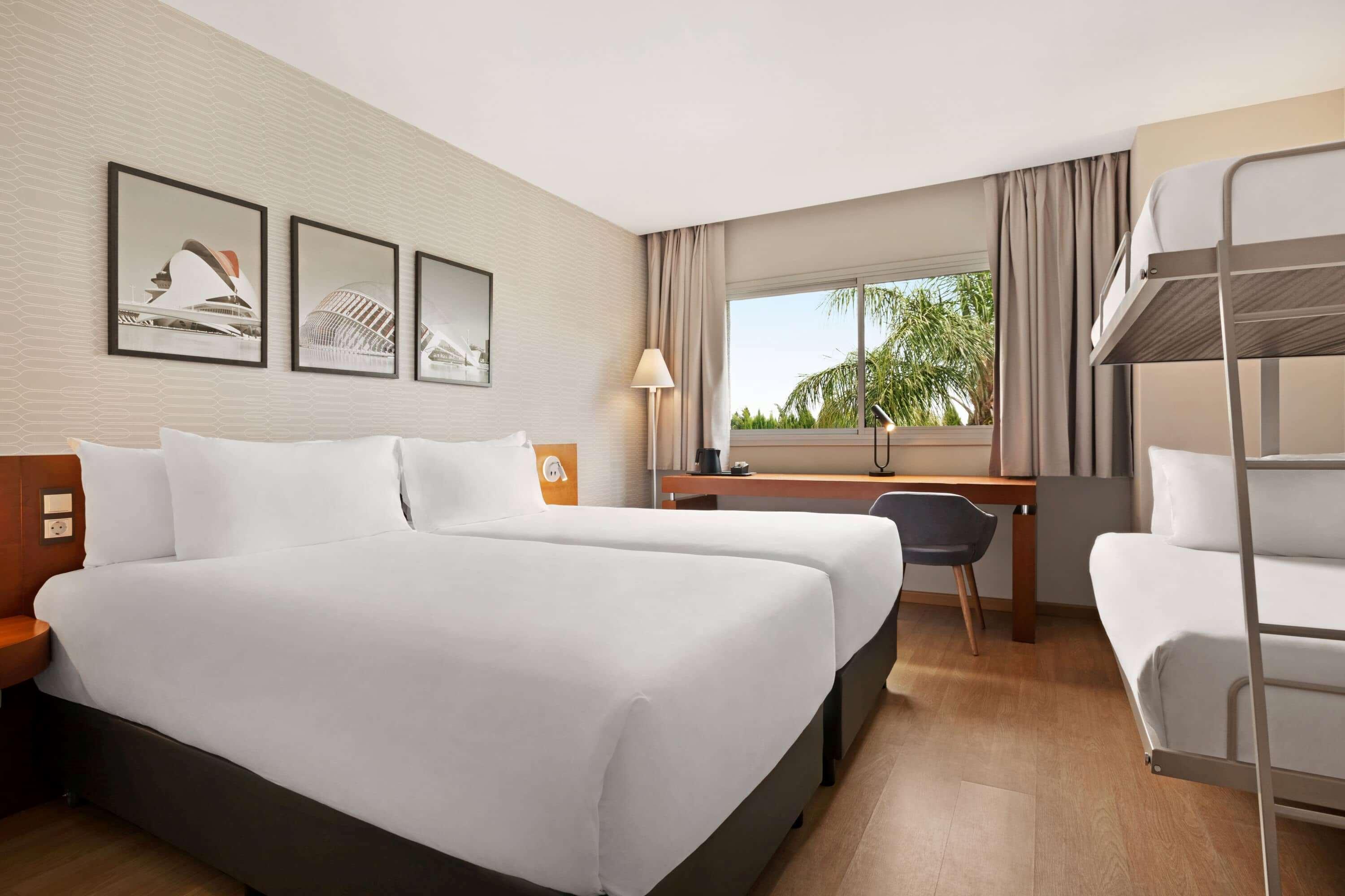 Ramada By Wyndham Valencia Almussafes Hotel Eksteriør billede