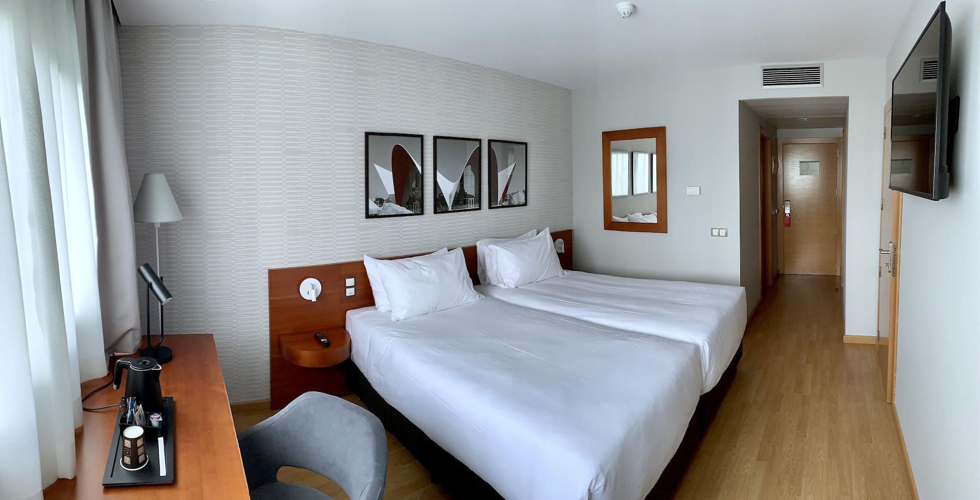 Ramada By Wyndham Valencia Almussafes Hotel Eksteriør billede