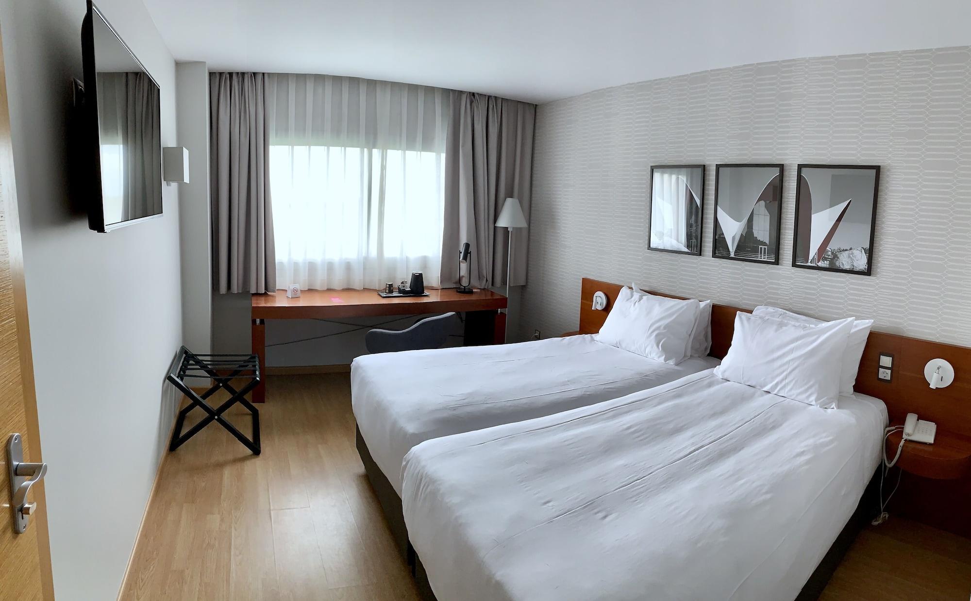 Ramada By Wyndham Valencia Almussafes Hotel Eksteriør billede