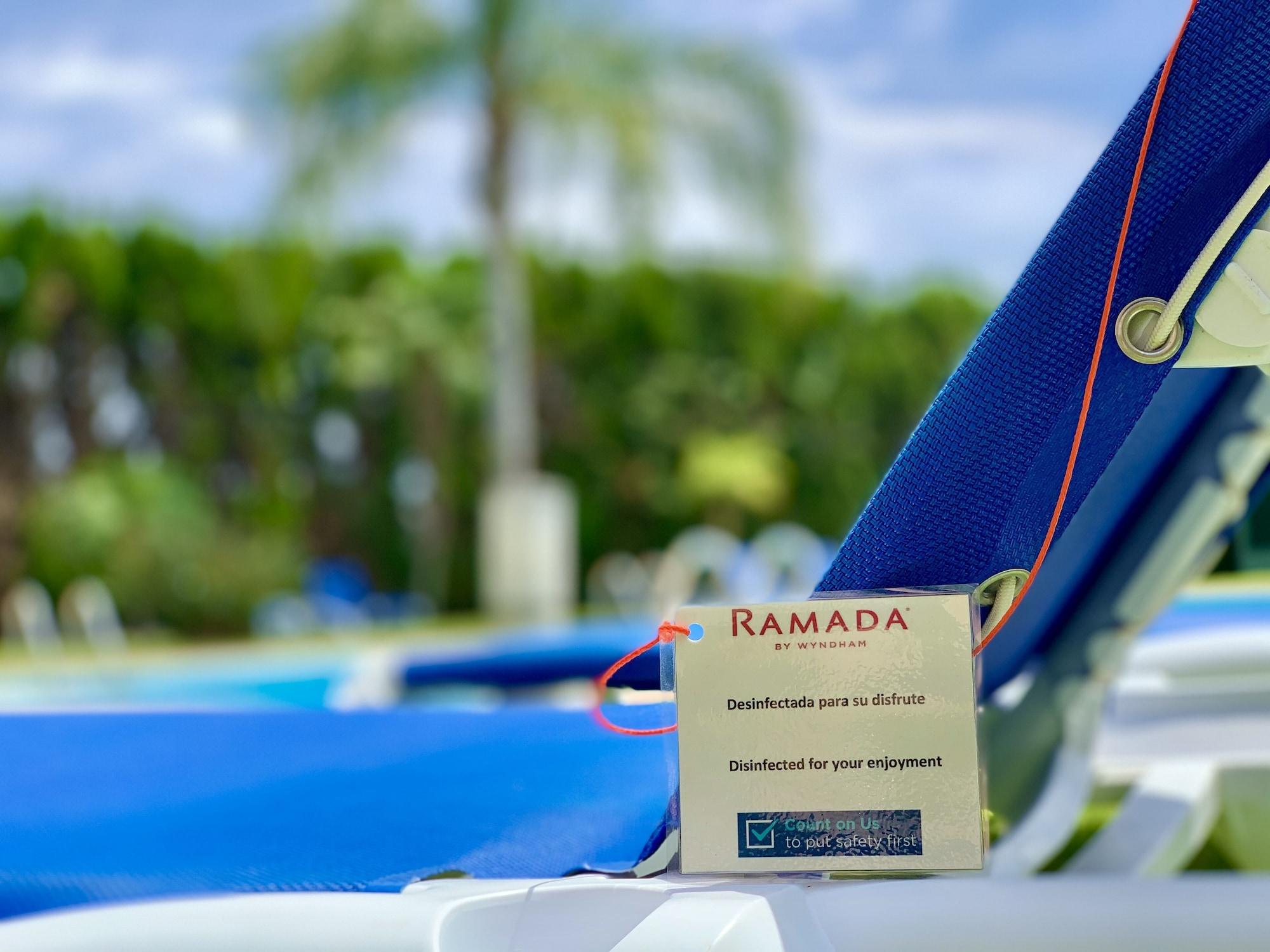 Ramada By Wyndham Valencia Almussafes Hotel Eksteriør billede