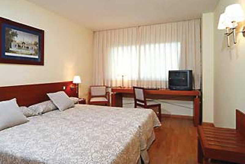 Ramada By Wyndham Valencia Almussafes Hotel Værelse billede